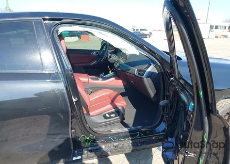 2021 BMW X6 xDrive40I z USA, uszkodzony, nr VIN 5UXCY6C0XM9H59522